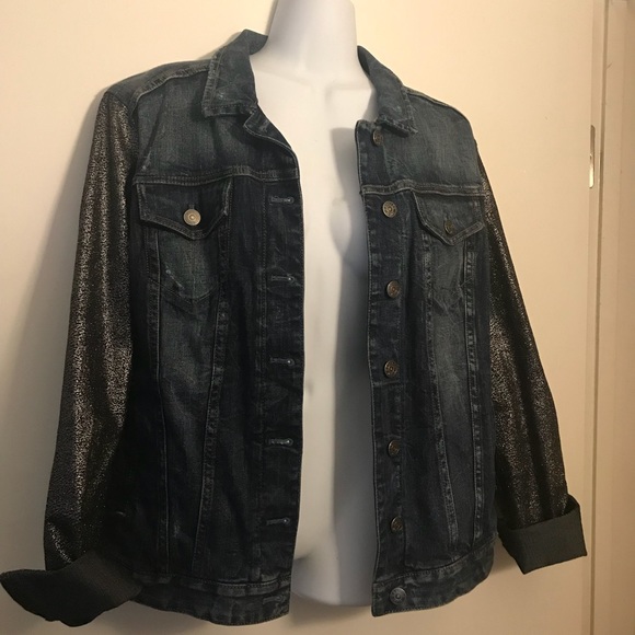 Fun jean jacket - Picture 2 of 6